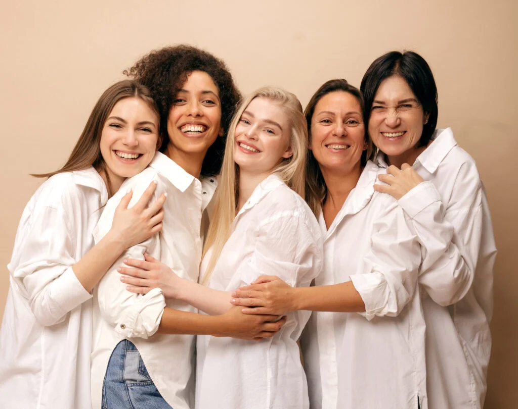 mulheres felizes em procedimentos ginecológicos